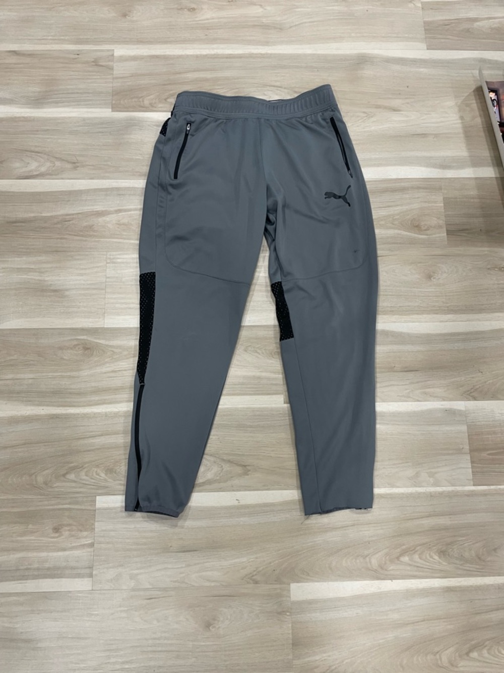 Puma Men's Gray Zip-Pocket Jogger Pants